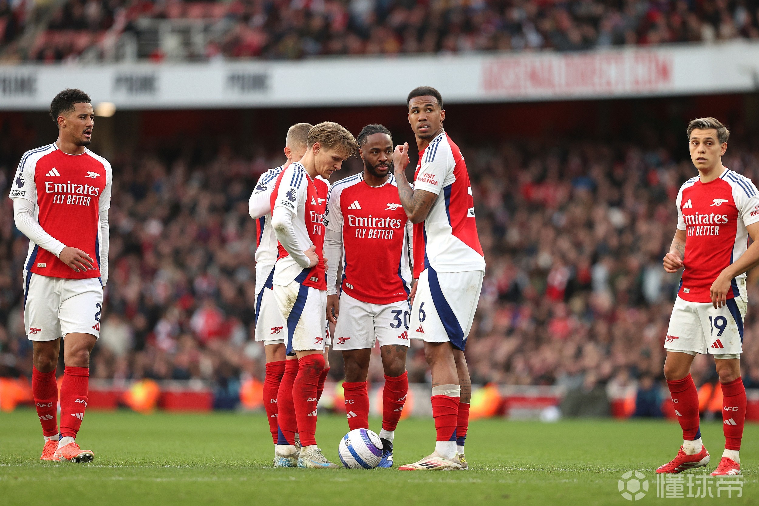 hth- 今夜足总杯焦点战；曼联强势反弹；话题不断；身体对抗强度拉满